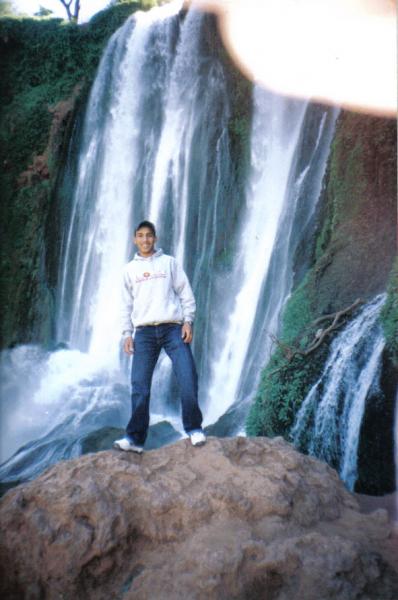 c'est moi a cot de le cascade de ouzzoud